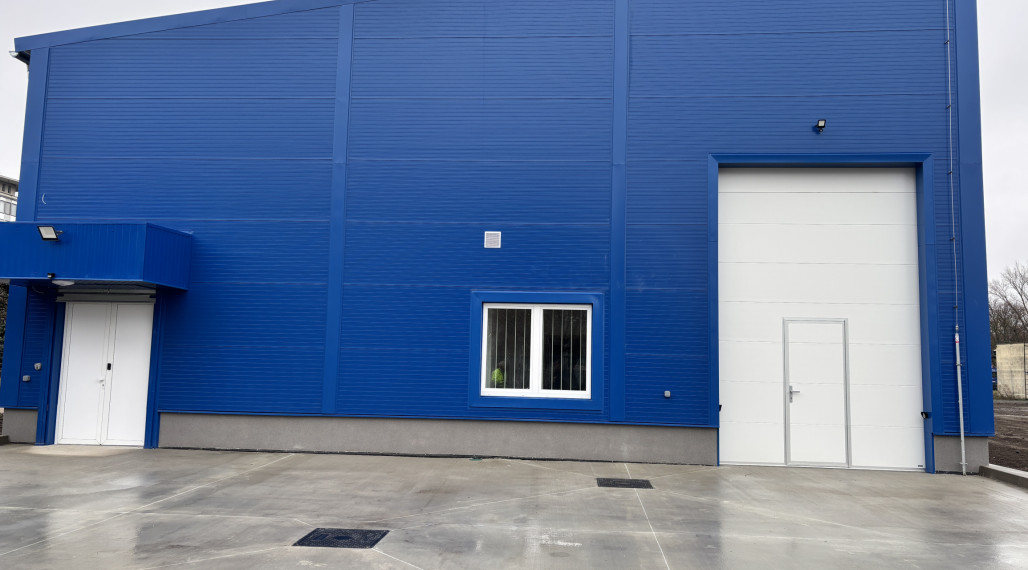 Ponúkame na dlhodobý prenájom  skladový priestor s kanceláriou v meste Štúrovo