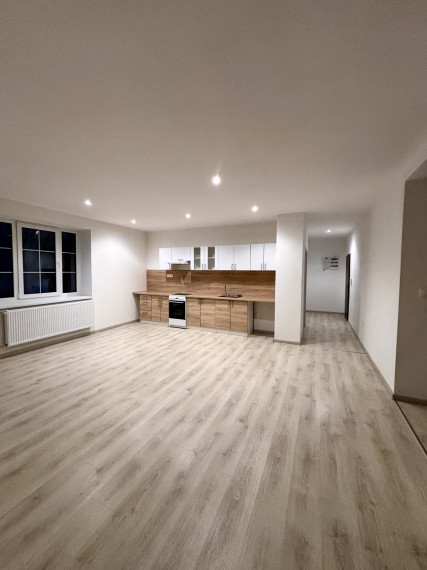 Ponúkame Vám na predaj v novostavbe veľký 3 izbový byt v meste Nové Zámky