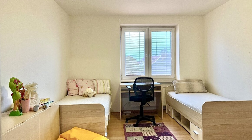 Ponúkame Vám na prenájom 3 izbový byt v centre mesta Nové Zámky