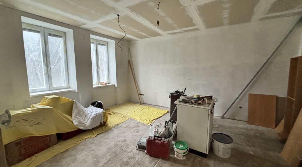 Ponúkame Vám na predaj čiastočne prerobený 1-izbový byt v meste Štúrovo