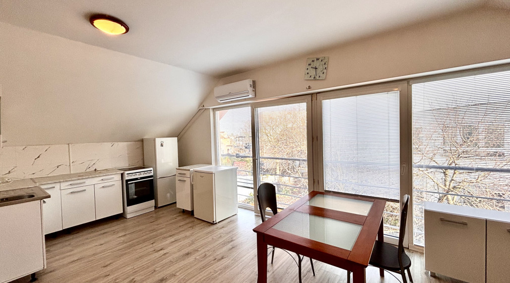 Ponúkame Vám na prenájom 2 izbový byt v meste Nové Zámky