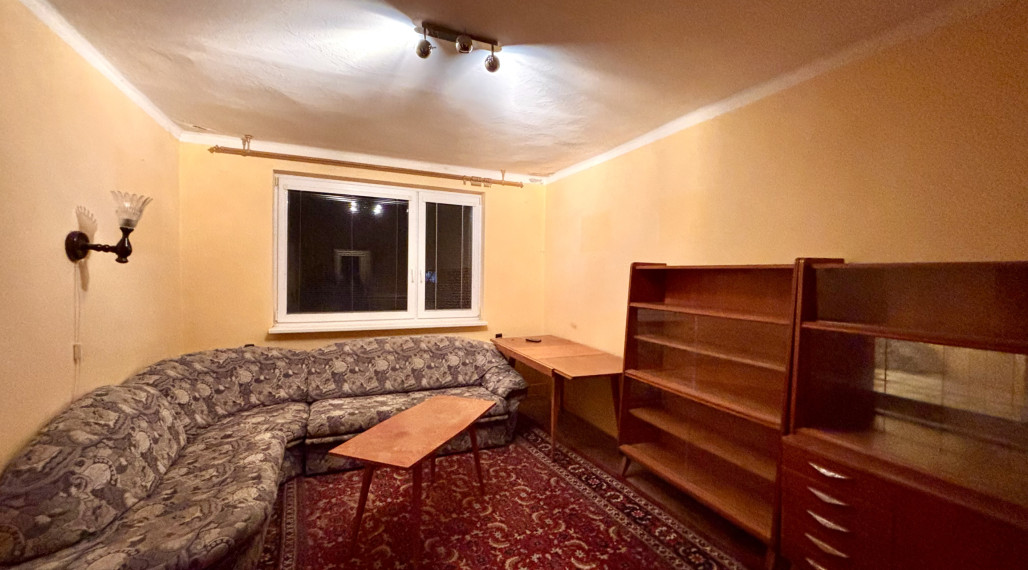 Ponúkame Vám na predaj tehlový 2 izbový byt v centre mesta Šurany