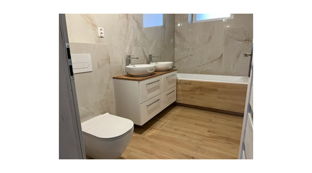 AKTUÁLNE !Ponúkam na predaj novostavbu 4 izbového rodinného domu Dvory nad Žitavou