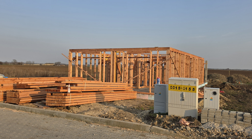 Na PREDAJ 4 izbová moderná NOVOSTAVBA 10km od NZ