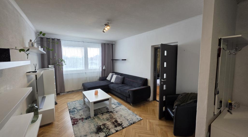 Predám prerobený tehlový 2 izbový byt s lodžiou Šurany