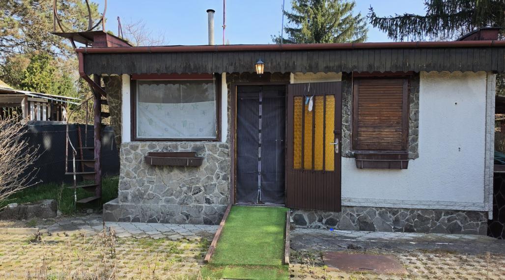 Predám chatu s kúpeľňou na Zúgove Nové Zámky