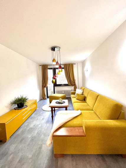 Ponúkame Vám na prenájom kompletne prerobený, krásny 3 izbový byt v centre mesta Nové Zámky