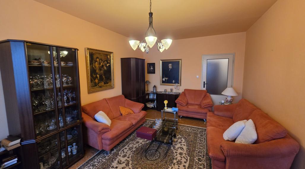 Predán 4- izbový byt 100m2  JUH Nové Zámky