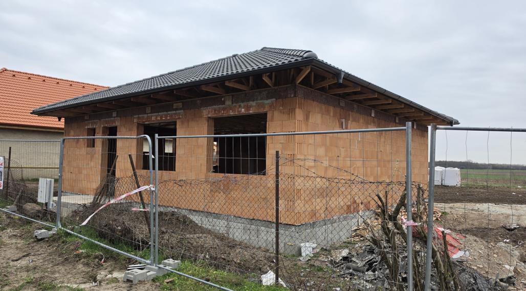 NOVINKA Ponúkam na predaj 4 izbovú NOVOSTAVBU v obci ANDOVCE