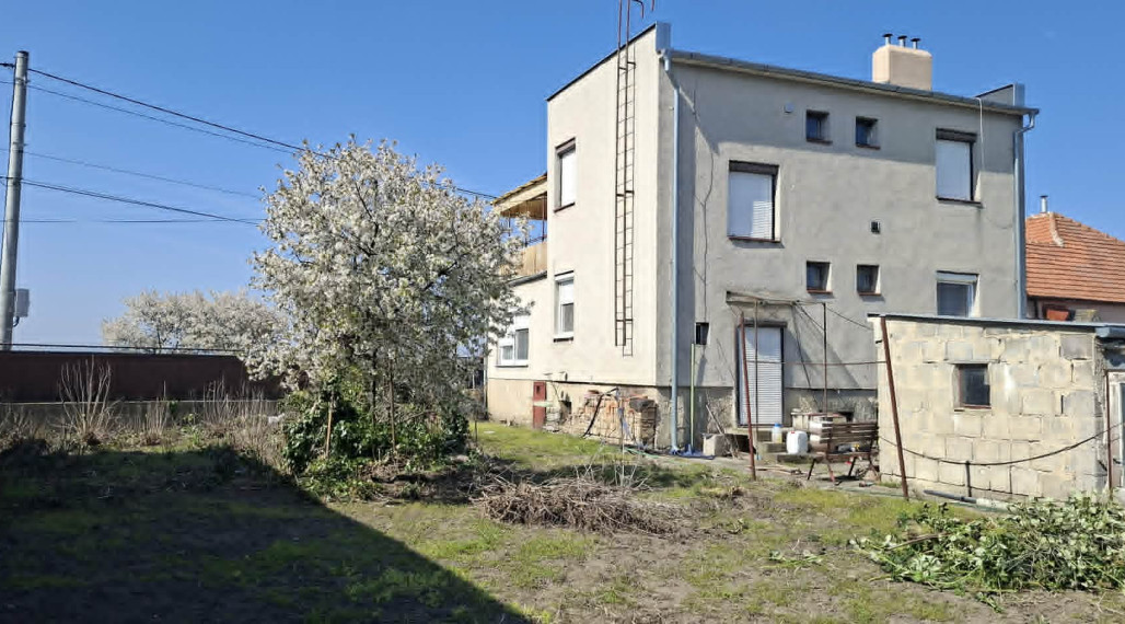 Predám poschodový Rodinný dom v obci Tvrdošovce