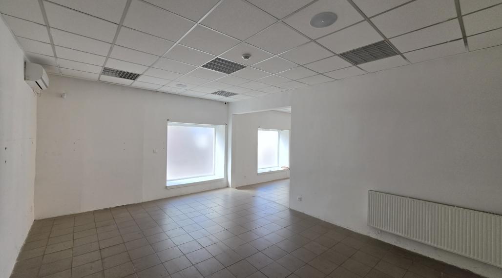 Prenájom obchodo administratívný priestor CENTRUM Nové Zámky