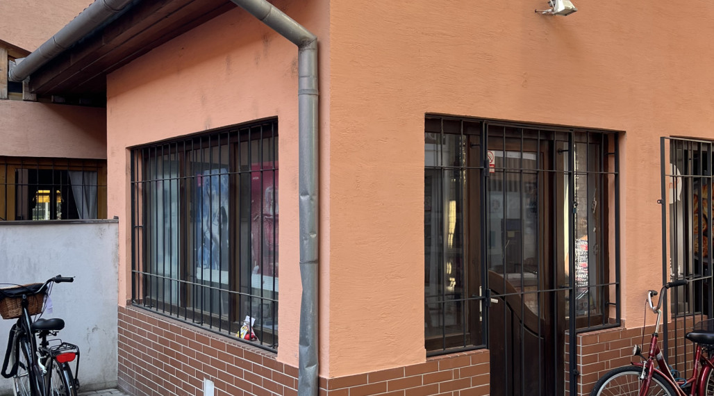 Ponúkame Vám na prenájom obchodný priestor v centre mesta Nové Zámky