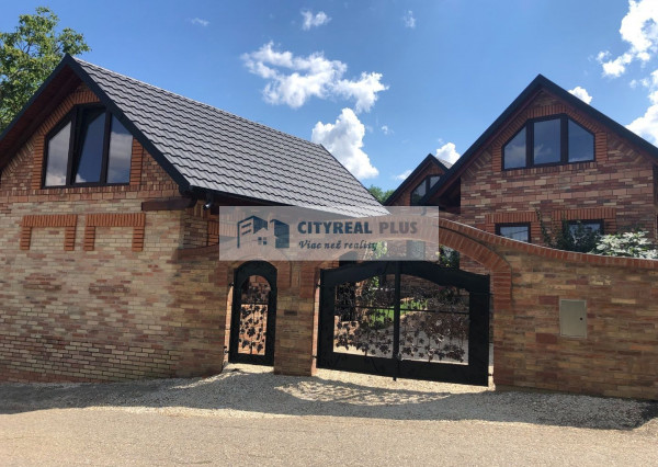 Na predaj krásny objekt so šiestimi chatkami Podhájska