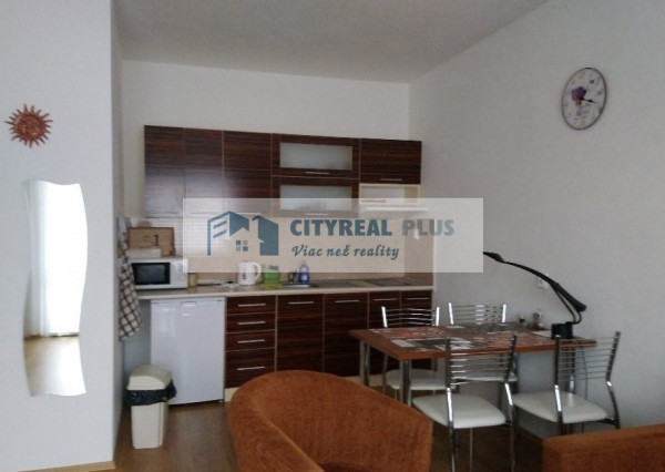 Predám zariadený apartmán s balkónom  Podhájska