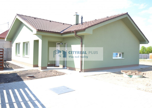 Predám novostavbu 4 izbového rodinného domu Palárikovo