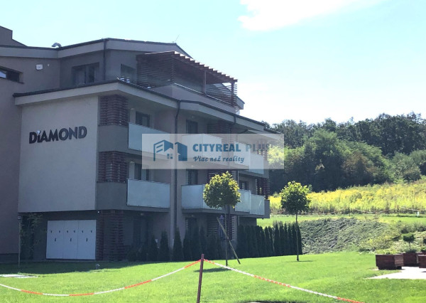 Predám krásny 2-izbový apartmán v novostavbe Podhájska