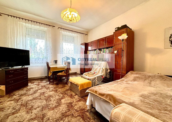 Výrazne znížená cena!!!Ponúkame Vám na predaj dom v Nových Zámkoch!!!