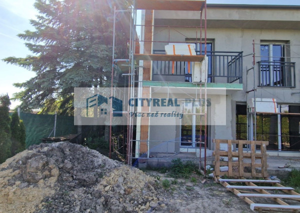 Ponúkam na Predaj novostavbu v radovej zástavbe Nov Zámky