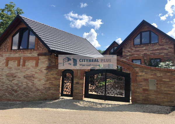 Na prenájom objekt so šiestimi chatkami Podhájska