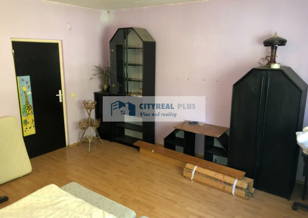 Na predaj dvojgeneračný rodinný dom s pekným pozemkom Andovce