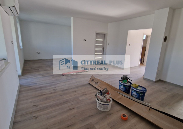 AKTUÁLNE !Ponúkam na predaj novostavbu 4 izbového rodinného domu Dvory nad Žitavou