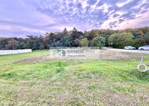 Ponúkame Vám na predaj stavebný pozemok v obci Bajč!