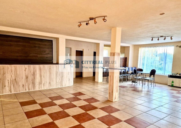 Znížená cena! Ponúkame Vám na predaj polyfunkčnú budovu v Kolárove