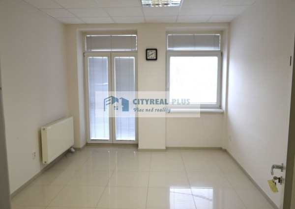 Prenájom kancelárskych priestorov v centre mesta Nové Zámky