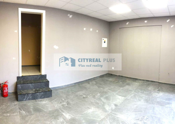 Na prenájom obchodné priestory v centre mesta Nové Zámky