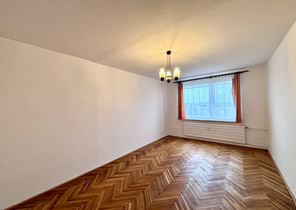 Ponúkame Vám na predaj 2 izbový byt v Nových Zámkoch