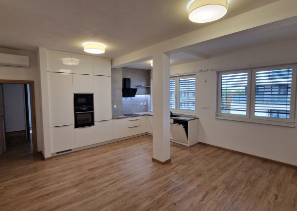 NA PRENÁJOM LUXUSNÝ 3 IZBOVÝ BYT SOHO NOVÉ ZÁMKY