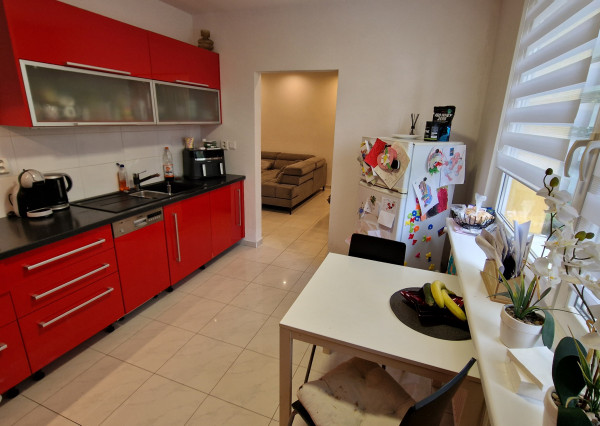 Ponúkam NA PREDAJ  3 izbový byt 82m2 Nové Zámky