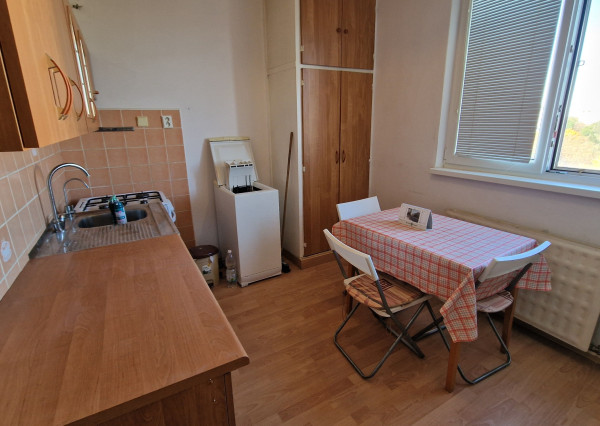 Ponúkam na prenájom 2 izbový byt na ulici Ľ.Štúra Nové Zámky