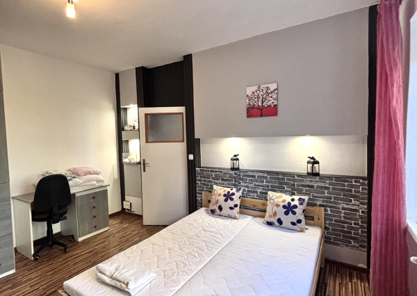 Ponúkame Vám na prenájom 1 izbový byt v rodinnom dome v Nových Zámkoch