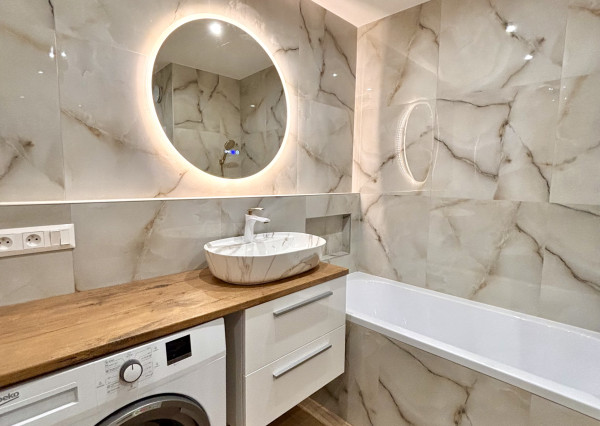 Ponúkame Vám na prenájom veľký 1 izbový byt v Nových Zámkoch