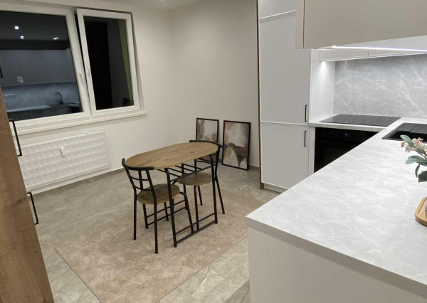 Prenájom luxusný 1-izbový byt balkón Podzámska Nové Zámky