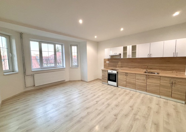 Ponúkame Vám na predaj v novostavbe veľký 3 izbový byt v Nových Zámkoch