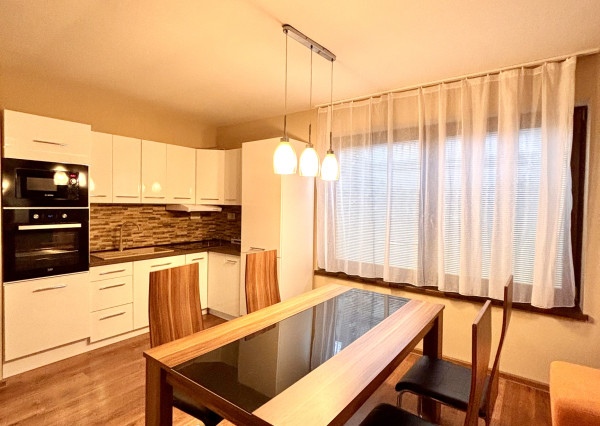 Ponúkame Vám na prenájom 2 izbový byt v rodinnom dome s garážou v meste Nové Zámky