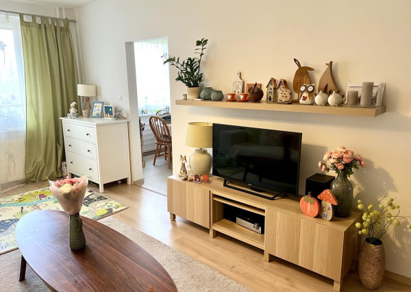 Ponúkame Vám na predaj veľký 3 izbový byt v meste Nové Zámky