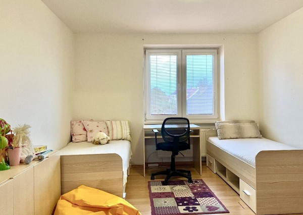 Ponúkame Vám na prenájom 3 izbový byt v centre mesta Nové Zámky