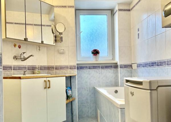 Ponúkame Vám na prenájom 3 izbový byt v centre mesta Nové Zámky