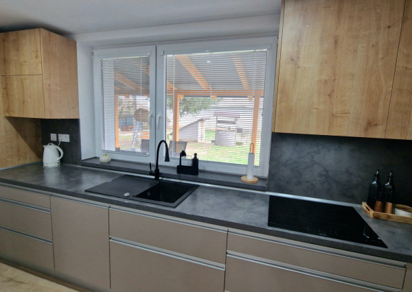 Predám prerobený Rodinný DOM na 20á pozemku 17km od NZ