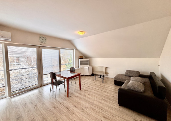 Ponúkame Vám na prenájom 2 izbový byt v meste Nové Zámky