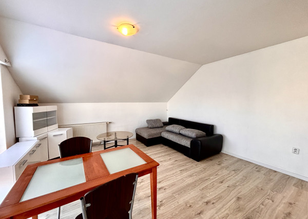 Ponúkame Vám na prenájom 2 izbový byt v meste Nové Zámky