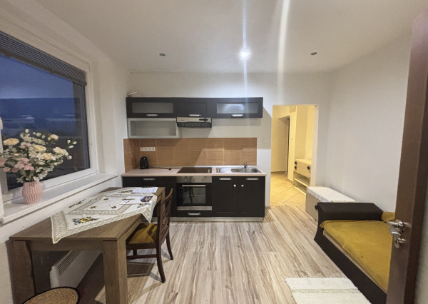 Ponúkame Vám na predaj  prerobený 1-izbový byt v meste Štúrovo