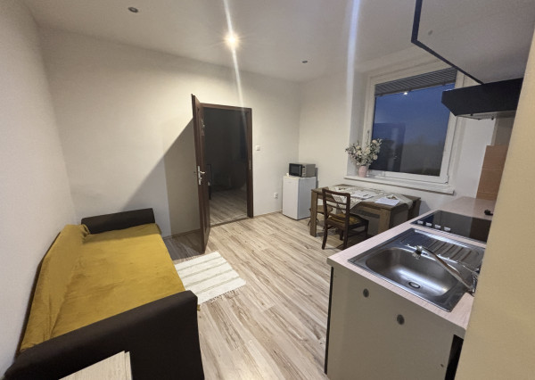 Ponúkame Vám na predaj  prerobený 1-izbový byt v meste Štúrovo