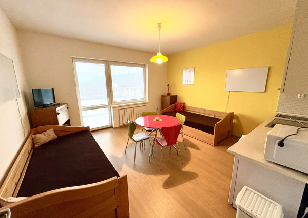 PREDÁM APARTMÁN S BALKÓNOM PODHÁJSKA