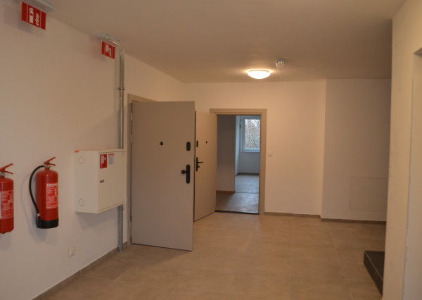 POSLEDNÝ 3 IZBOVÝ BYT NA PREDAJ!! Moderné bývanie v srdci Šurian . Komfort, štýl a jedinečná lokalita na dosah.