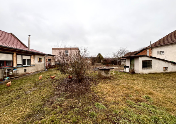 Ponúkame Vám na predaj  4 izbový rodinný dom vo vyhľadávanej časti mesta Kolárovo