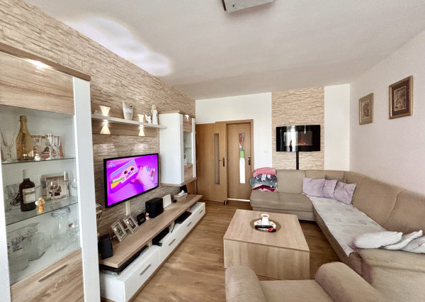 Ponúkame Vám na predaj 3 izbový byt vo vyhľadávanej lokalite v meste Nové Zámky